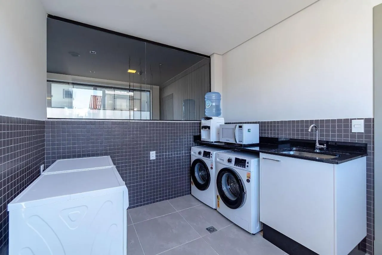 Appartement AION suítes 305 - Compacto e luxuoso loft duplex - Rooftop com piscina e academia - À poucos passos da praia Bombinhas